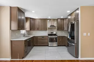 2504 Fairbanks Ct, Naperville, IL 60540 - Photo 6