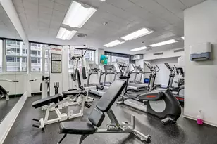 4250 N Marine Dr, Chicago, IL 60613 - Photo 14