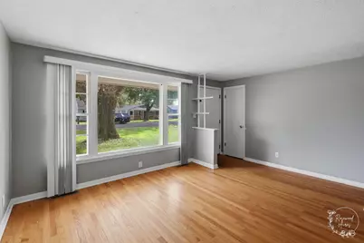 259 N Monroe Avenue, Bradley, IL 60915 - Photo 2