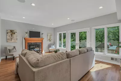 5153 Farwell Avenue, Skokie, IL 60077 - Photo 12