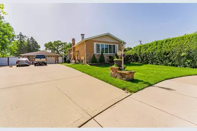433 E Cherry Hill Drive, Addison, IL 60101 - Photo 2