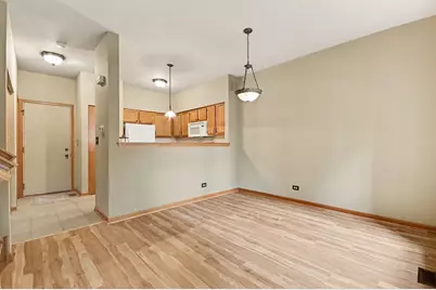 3 4 Seasons Court, Elmhurst, IL 60126 - Photo 8