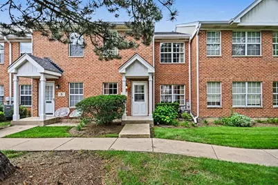 3 4 Seasons Court, Elmhurst, IL 60126 - Photo 2