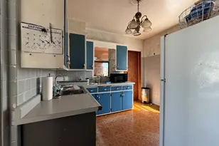 930 W Park Ave, Joliet, IL 60436 - Photo 6