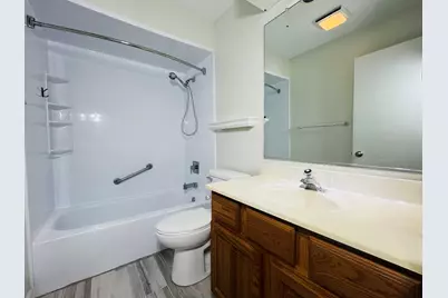 520 Biesterfield Road #117, Elk Grove Village, IL 60007 - Photo 12