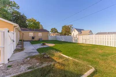 715 W Grant Avenue, Pontiac, IL 61764 - Photo 30