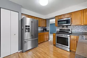 930 Ridgewood Dr, Cary, IL 60013 - Photo 14