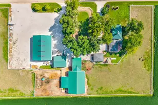 9101 Old Silo Rd, Clifton, IL 61727 - Photo 76