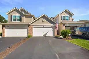 7103 Hidden Green Cir, Fox Lake, IL 60020 - Photo 2