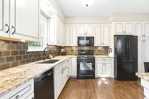 1949 Barnhill Dr, Mundelein, IL 60060 - Photo 10
