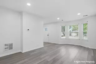 1240 Huntington Dr, Mundelein, IL 60060 - Photo 6