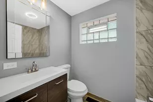 8930 Saratoga Dr, Bridgeview, IL 60455 - Photo 18