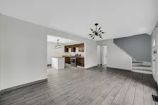 8930 Saratoga Dr, Bridgeview, IL 60455 - Photo 6