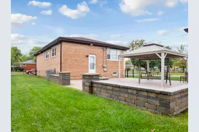 8901 S 49th Court, Oak Lawn, IL 60453 - Photo 12