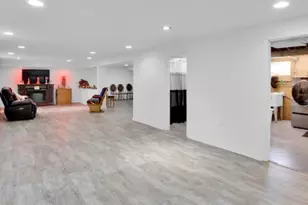 8901 S 49th Ct, Oak Lawn, IL 60453 - Photo 22