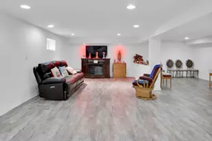 8901 S 49th Ct, Oak Lawn, IL 60453 - Photo 24