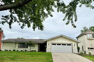 1117 Summit Hills Ln, Naperville, IL 60563 - Photo 1