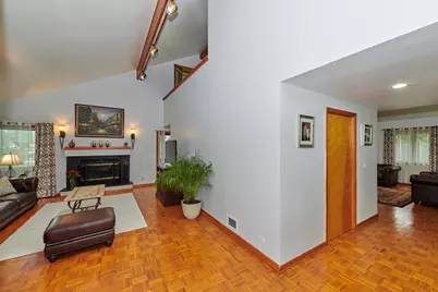 9041 Delphia Avenue, Des Plaines, IL 60016 - Photo 12