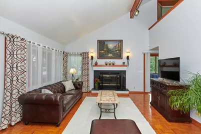 9041 Delphia Avenue, Des Plaines, IL 60016 - Photo 4