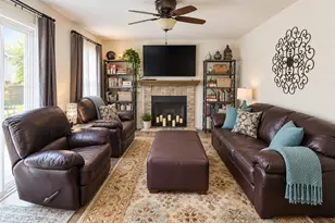 713 Crossland Dr, Grayslake, IL 60030 - Photo 6