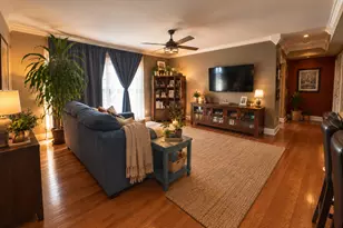 6423 N Damen Ave, Chicago, IL 60645 - Photo 2