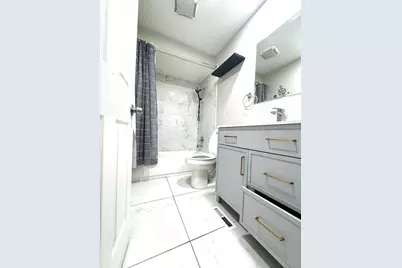 111 S Hale Avenue, Bartlett, IL 60103 - Photo 10