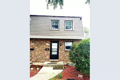 111 S Hale Avenue, Bartlett, IL 60103 - Photo 2