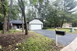 4 Dartmouth Ct, Streamwood, IL 60107 - Photo 1