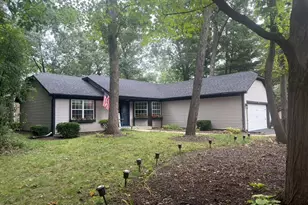 4 Dartmouth Ct, Streamwood, IL 60107 - Photo 2