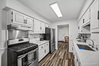125 W Middle Street, South Elgin, IL 60177 - Photo 2