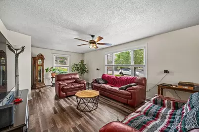 125 W Middle Street, South Elgin, IL 60177 - Photo 6