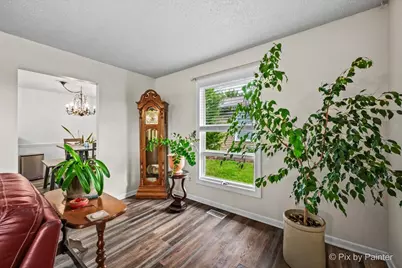 125 W Middle Street, South Elgin, IL 60177 - Photo 8