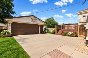 9932 S Homan Ave, Evergreen Park, IL 60805 - Photo 14