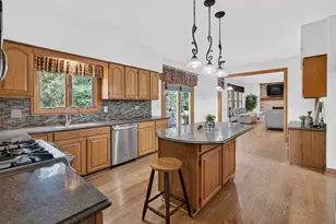 450 Ford Ln, Bartlett, IL 60103 - Photo 10