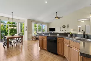 308 Timbalier St, Yorkville, IL 60560 - Photo 10