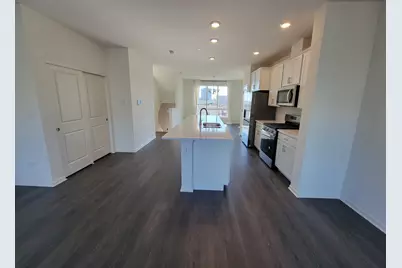 1270 Lakepointe Drive, Schaumburg, IL 60173 - Photo 8