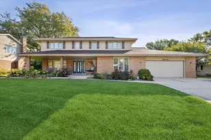 6645 Sheffield Ln, Willowbrook, IL 60527 - Photo 1