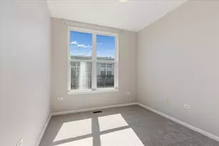 3224 N Kilbourn Ave, Chicago, IL 60641 - Photo 12