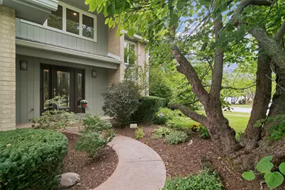 1310 Hidden Lake Drive, Buffalo Grove, IL 60089 - Photo 2