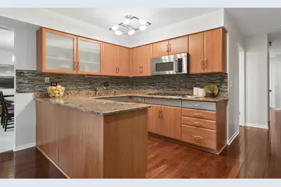 1310 Hidden Lake Drive, Buffalo Grove, IL 60089 - Photo 10