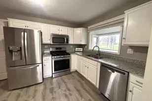 2276 Manchester Rd, Wheaton, IL 60187 - Photo 4