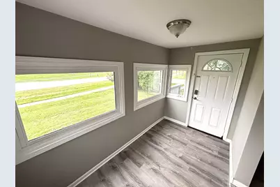 2276 Manchester Road, Wheaton, IL 60187 - Photo 2