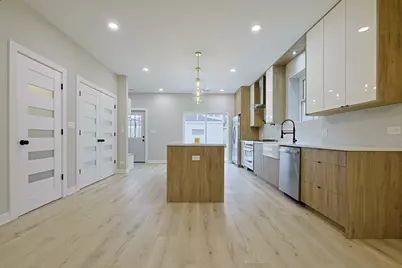 5837 W Iowa Street, Chicago, IL 60651 - Photo 10