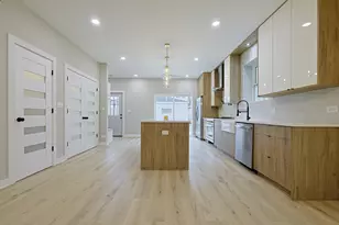 5837 W Iowa St, Chicago, IL 60651 - Photo 10