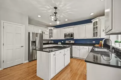 204 Holly Lane, Oswego, IL 60543 - Photo 12