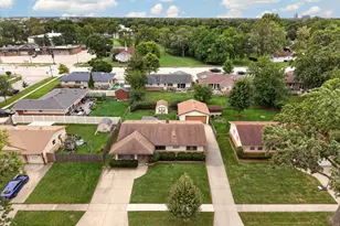 543 Germaine Ln, Elk Grove Village, IL 60007 - Photo 24