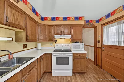 543 Germaine Lane, Elk Grove Village, IL 60007 - Photo 10