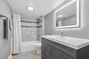 7114 W 108th St, Worth, IL 60482 - Photo 12