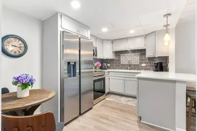 5300 Walnut Avenue #17A, Downers Grove, IL 60515 - Photo 8