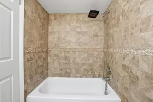 2064 Country Club Dr, Woodridge, IL 60517 - Photo 18